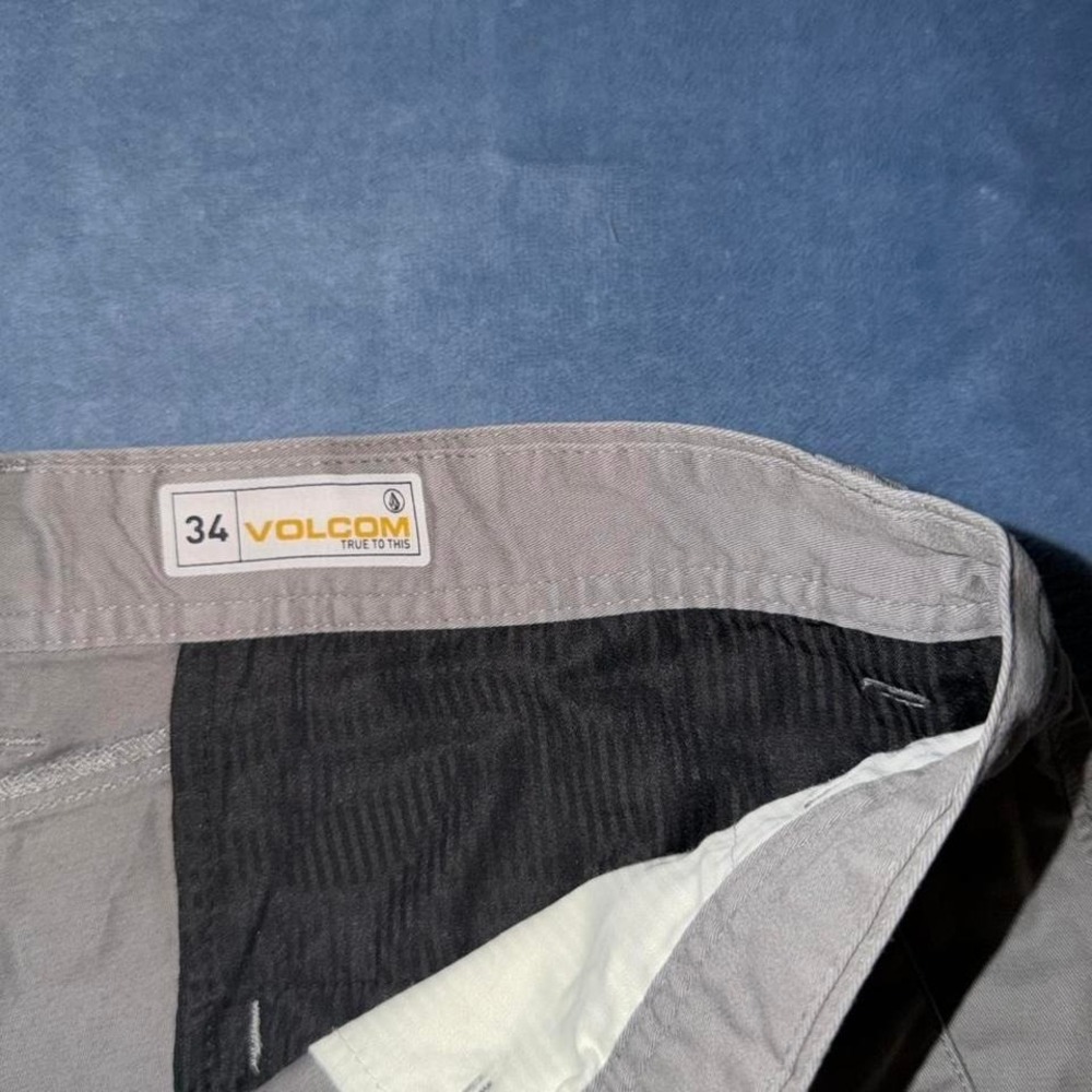 Volcom grey shorts men Size 34 - Picture 4 of 5
